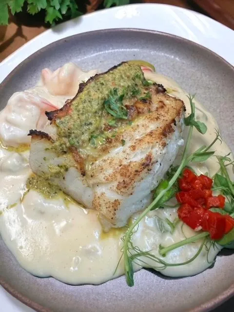 Salmon with Shrimp in White Sauce